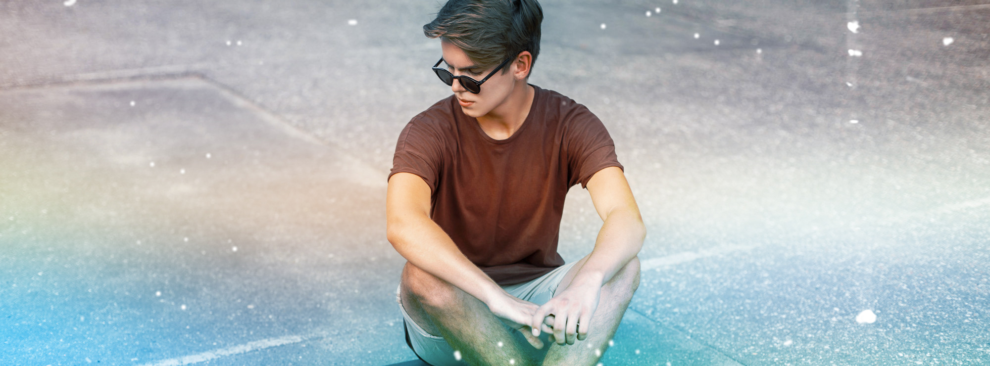 Студенттер кіреберісте жыныстық қатынасқа түседі Монша жалаңаштанып қарады